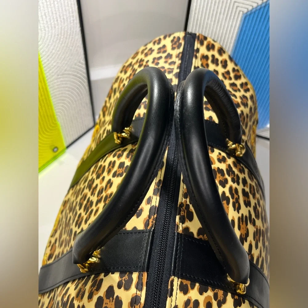 ⭐️SOLD⭐️ VERSACE DUFFLE BAG - Picture 3 of 16